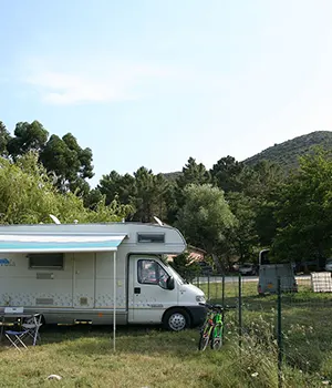Berceau Camping : Camping La Pinede Emplacements Camping Car